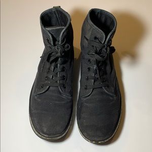 COPY - Dr.Martens Shoreditch Black Booties/Sneakers